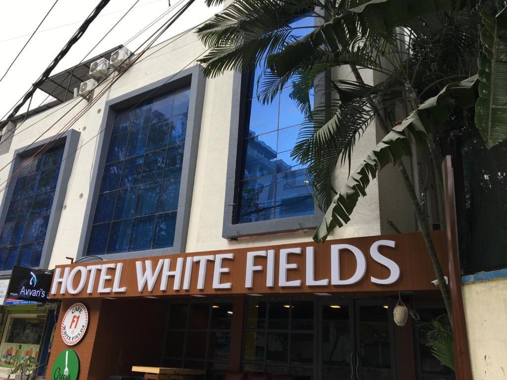 Hotel White Fields Hitec City, Хайдарабад Экстерьер фото