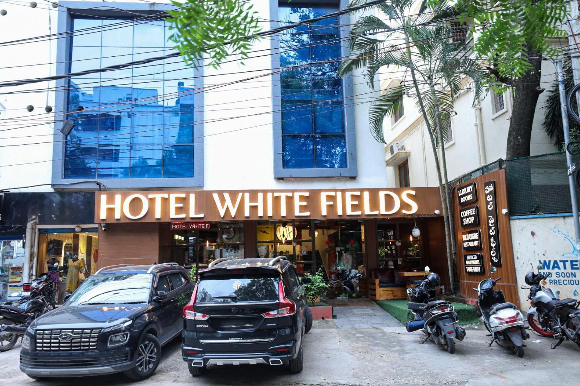 Hotel White Fields Hitec City, Хайдарабад Экстерьер фото