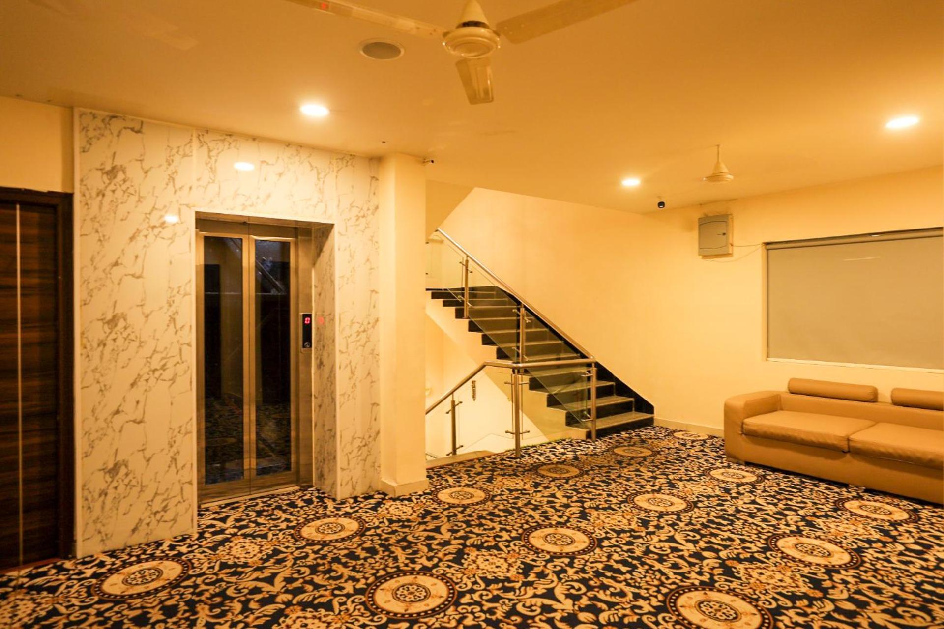 Hotel White Fields Hitec City, Хайдарабад Экстерьер фото