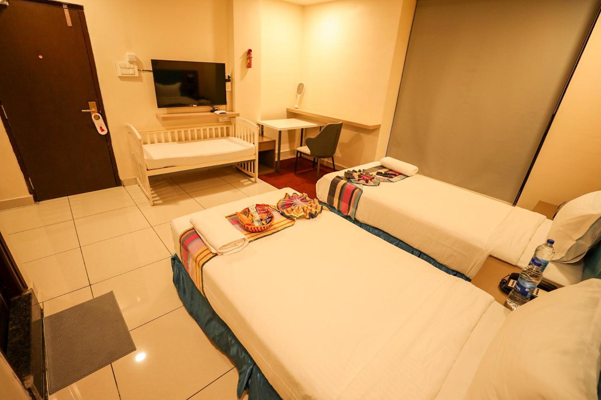 Hotel White Fields Hitec City, Хайдарабад Экстерьер фото